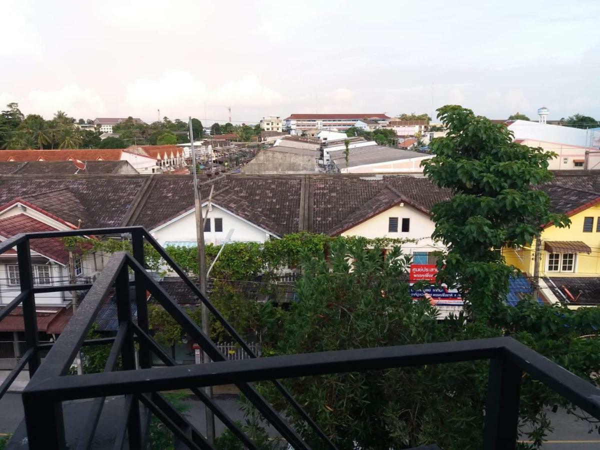 8 Sleeper Street Guesthouse Krabi town Εξωτερικό φωτογραφία