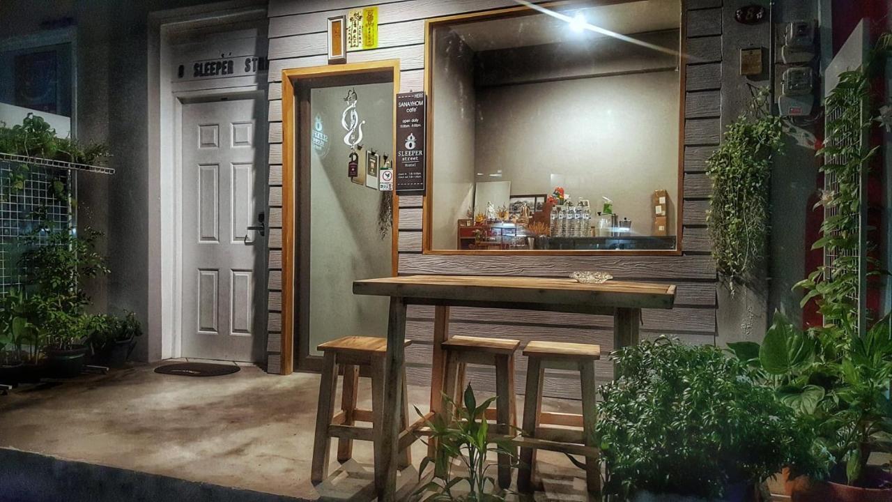 8 Sleeper Street Guesthouse Krabi town Εξωτερικό φωτογραφία