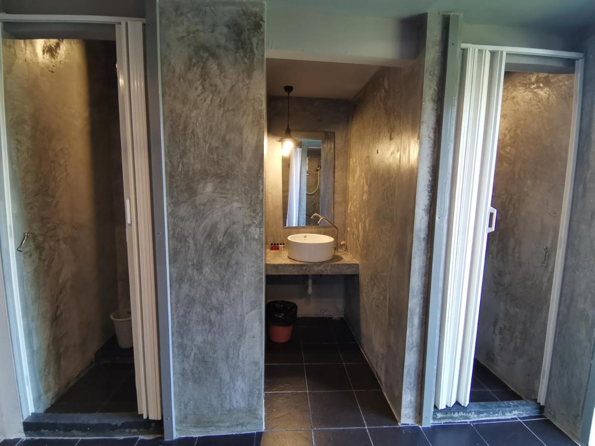8 Sleeper Street Guesthouse Krabi town Εξωτερικό φωτογραφία